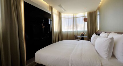 Radisson Blu Hotel, Beirut Verdun Room Type - Junior Suite - Lounge Access