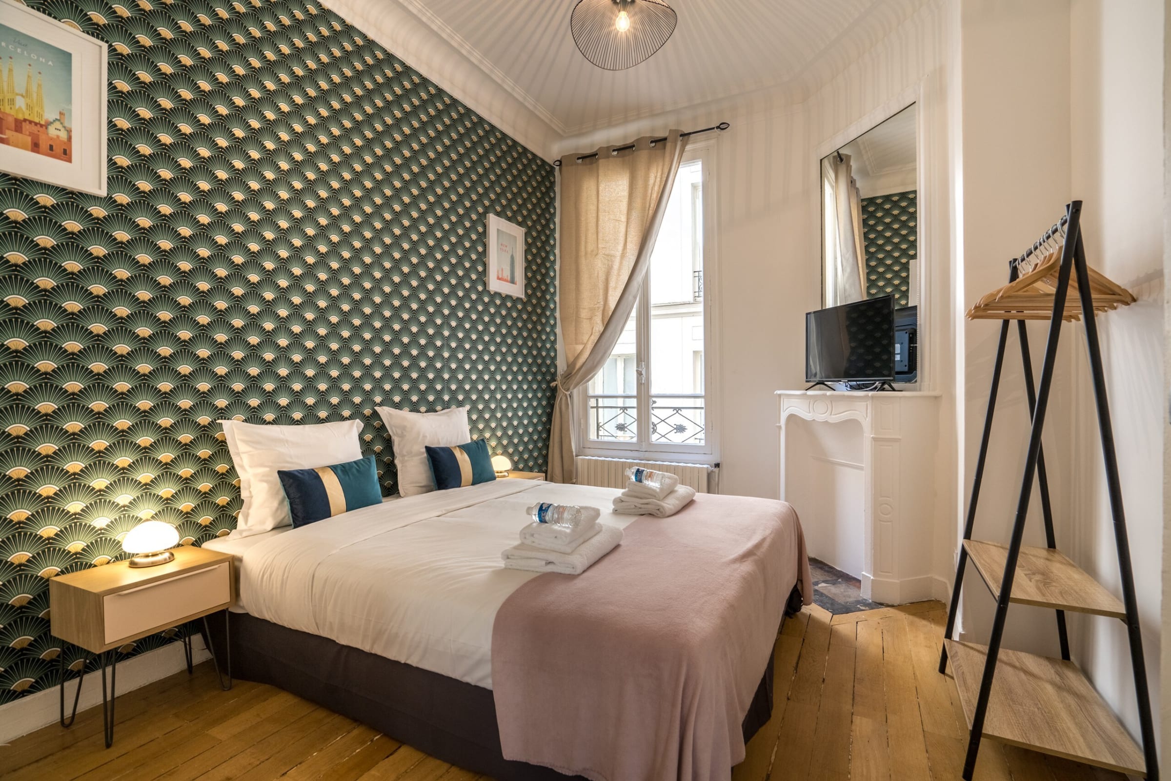 Family apartment - 3BR/10P - Passy / Eiffel Tower - Tap to explore photos