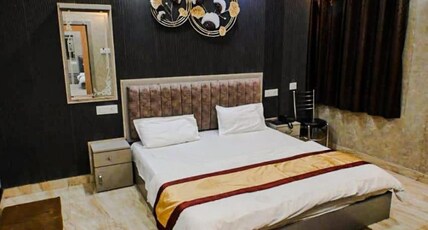 HOTEL SANDHYA PAYING GUEST HOUSe Room Type - Deluxe Double bed Ac Room