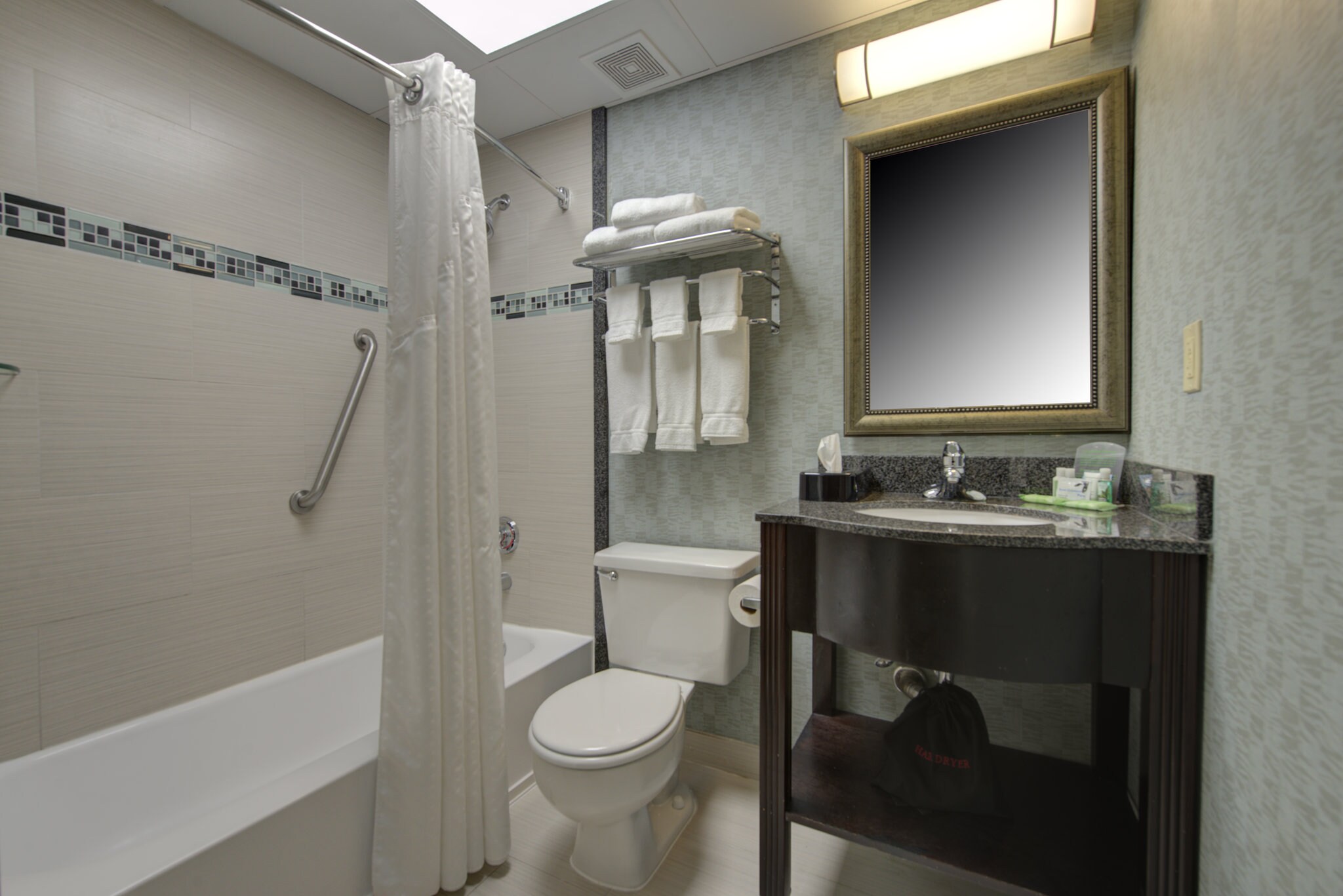 Holiday Inn Plainview-Long Island, an IHG hotel - Tap to explore photos