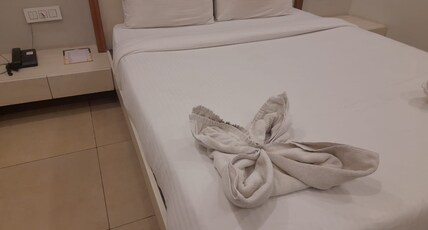 Sadwin Executive Hotel Room Type - Double Bed Non AC Room