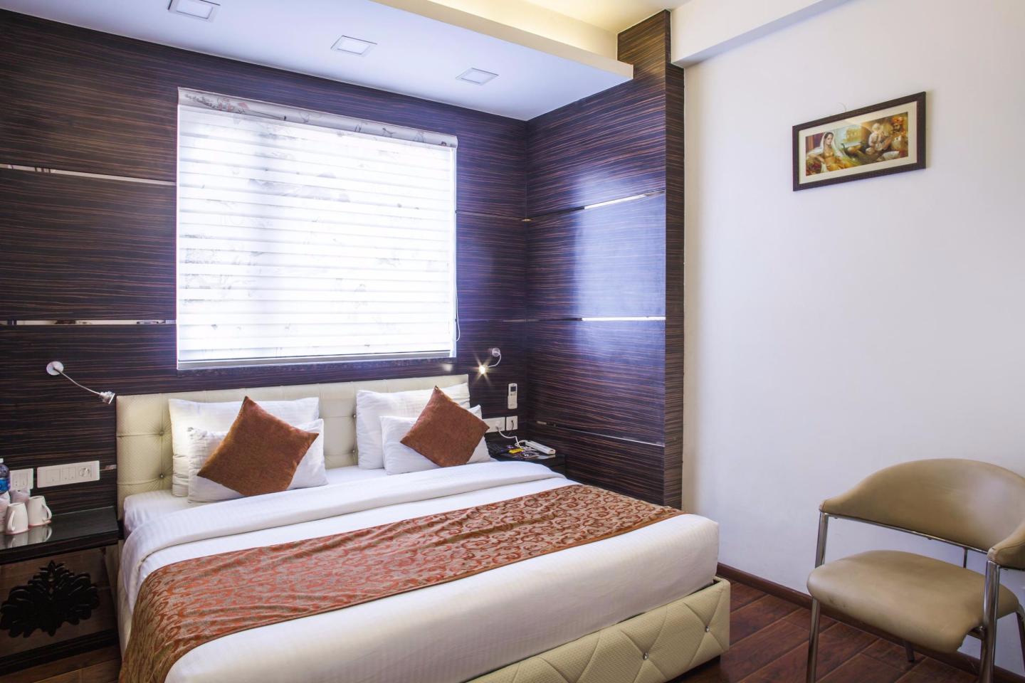 Hotel Metro View - Tap to explore photos