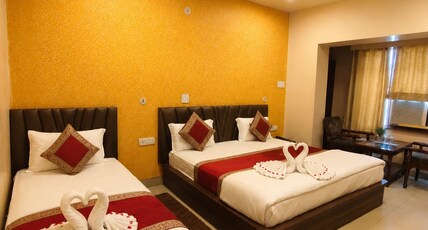 Hotel J K International Room Type - Tripple Bed Family Room With City View Hotel J K International Room Type - Tripple Bed Family Room With City View