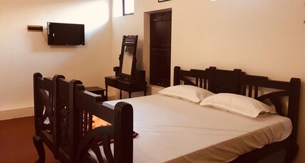 Hotel Tanjore Inn Room Type - STANDARD ROOM