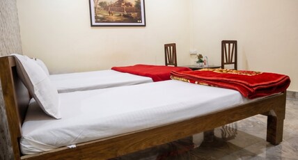 Rahul Guest House Room Type - Luxury Double Room (AC)
