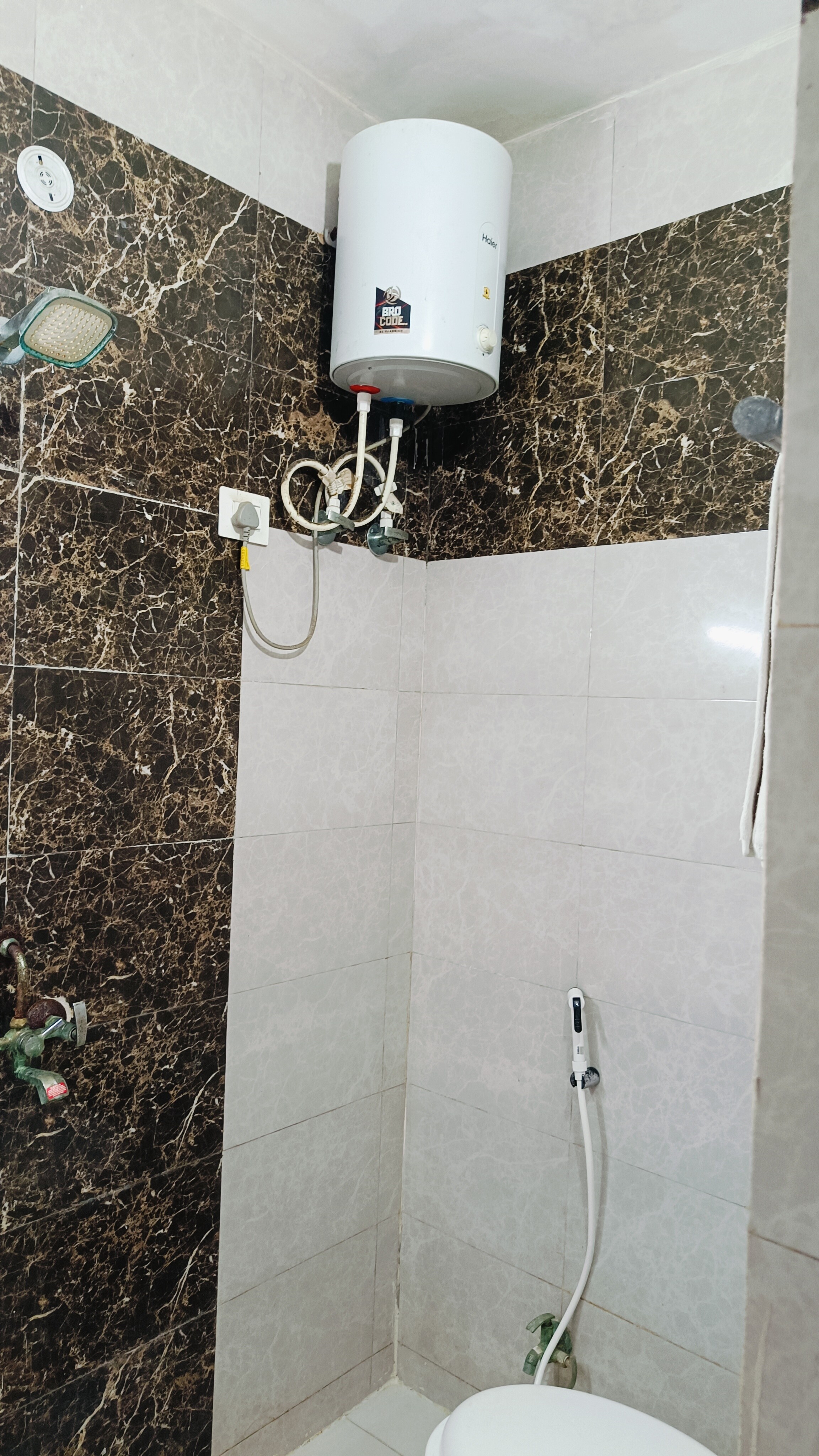 SPIRITUAL APARTMENT 2BHK IN VRINDAVAN - Tap to explore photos