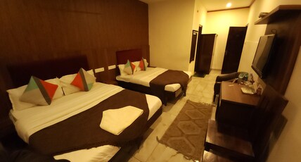 Hotel VRS INNS Room Type - Quadruple Deluxe Room