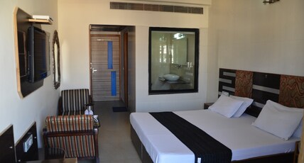 Hotel Citi Heights Room Type - Super deluxe room with BALCONY