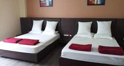 Midway INN Room Type - Executive Suite Room AC