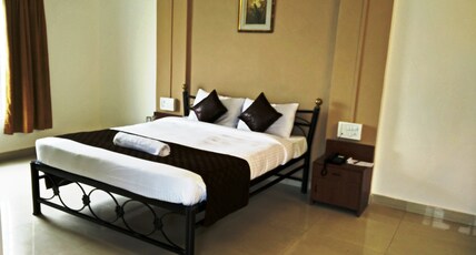 Hotel HMR Royal inn Room Type - Deluxe A/C Room