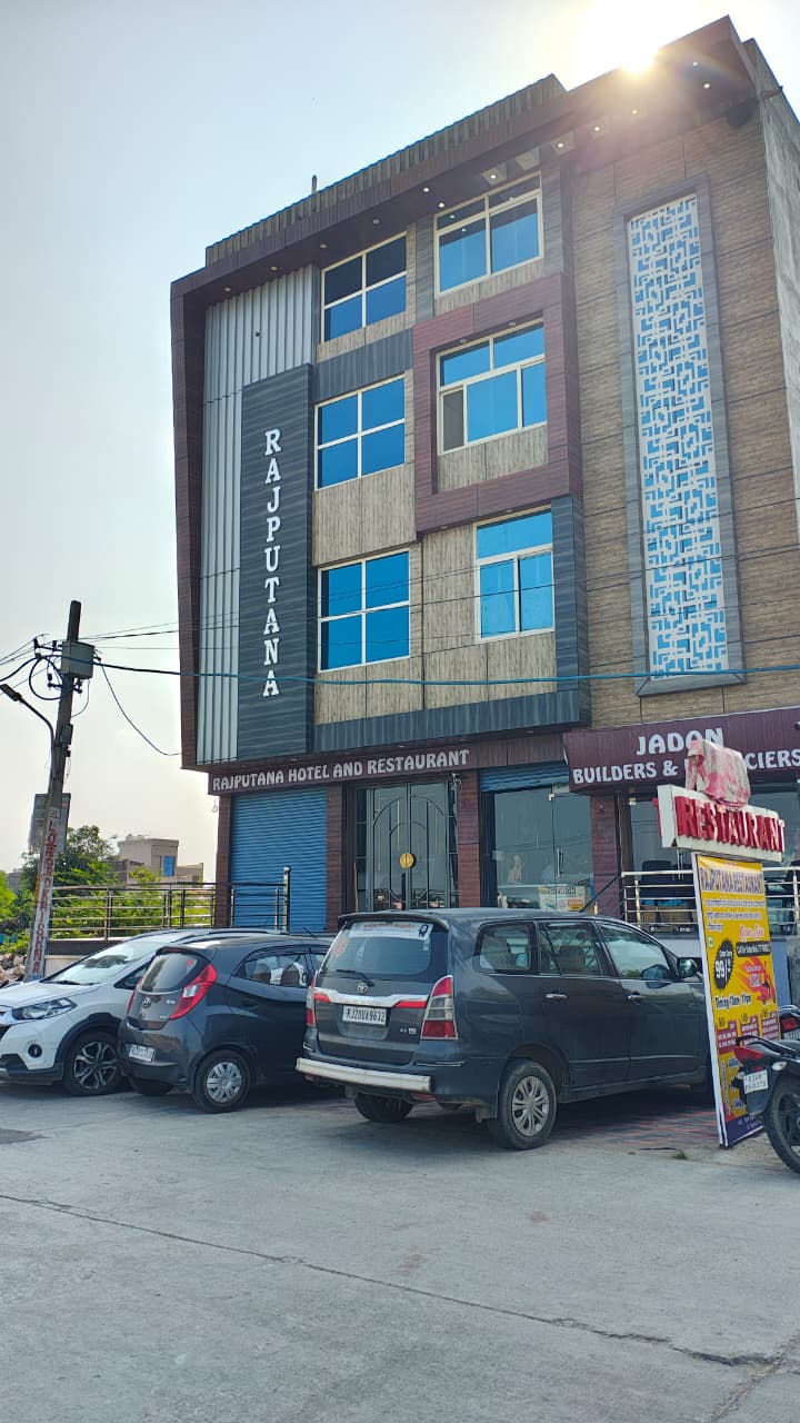 Hotel Rajputana - Tap to explore photos