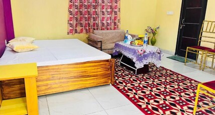 La Pahi Palace - Premium Banquet & Resort Room Type - Deluxe AC Room