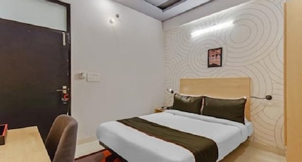 Hotel Grand Capitol Near Railway Station Room Type - Standard Room Hotel Grand Capitol Near Railway Station Room Type - Standard Room