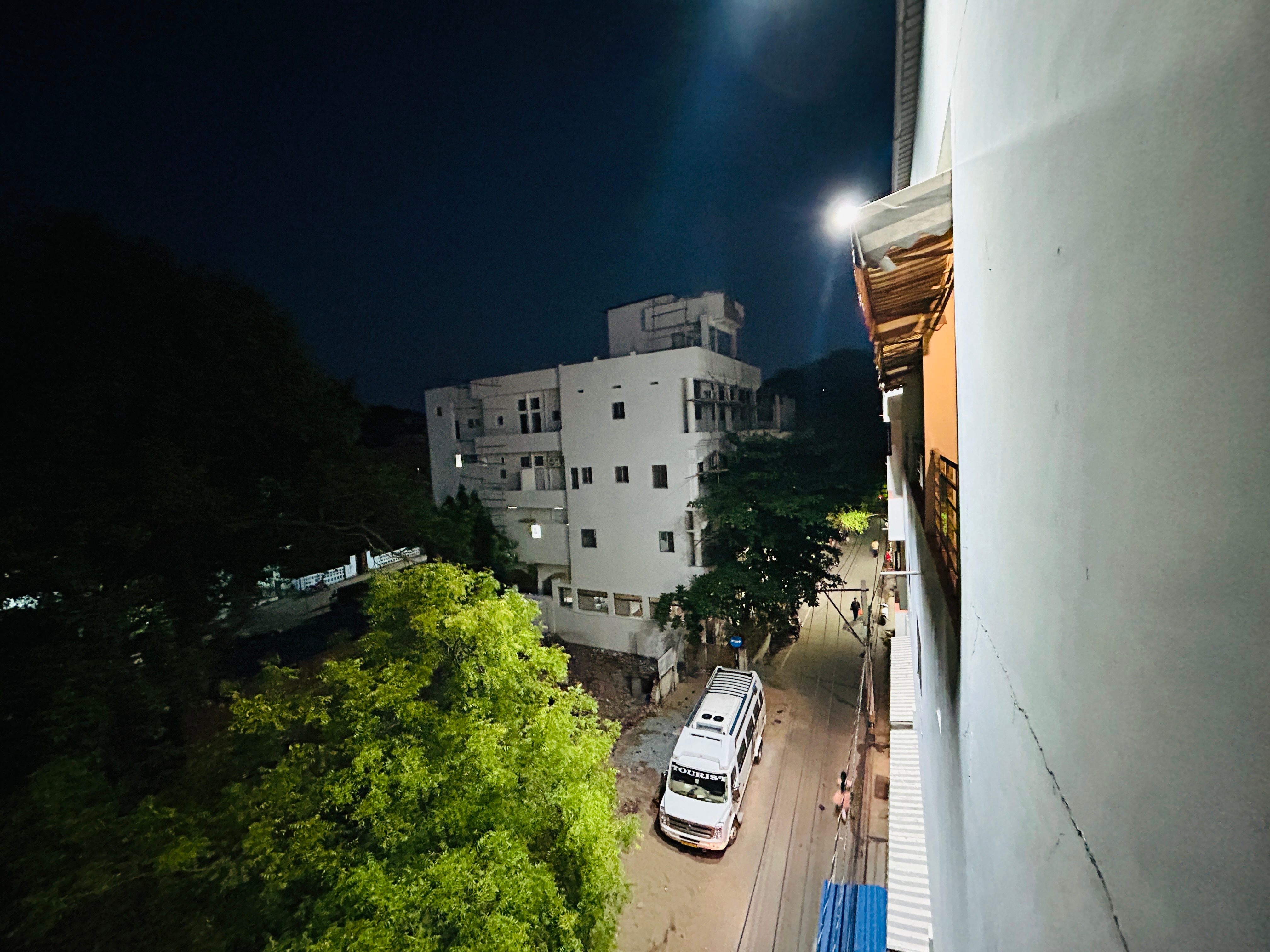 GP GUEST HOUSE NEAR VISHNUPAD TEMPLE - Tap to explore photos