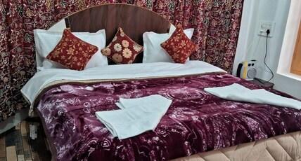 IZUM RETREAT Room Type - Bedroom 1