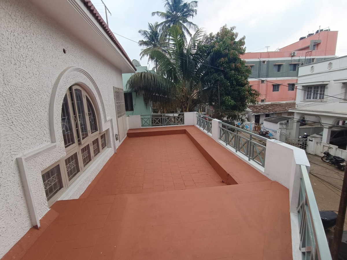Spacious 2BHK AC bed rooms,near Ramkrishna hospital - Tap to explore photos