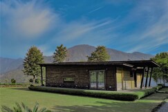 SaffronStays Paradise Pines, Dehradun