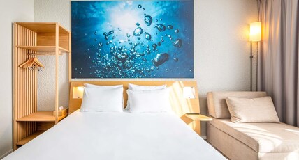 Novotel Grenoble Nord Voreppe Room Type - Superior Room for people with reduced mobility, with 1 double bed