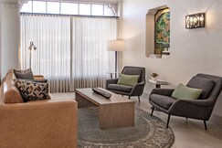 Hotel Virginia Santa Barbara, Tapestry Collection by Hilton
