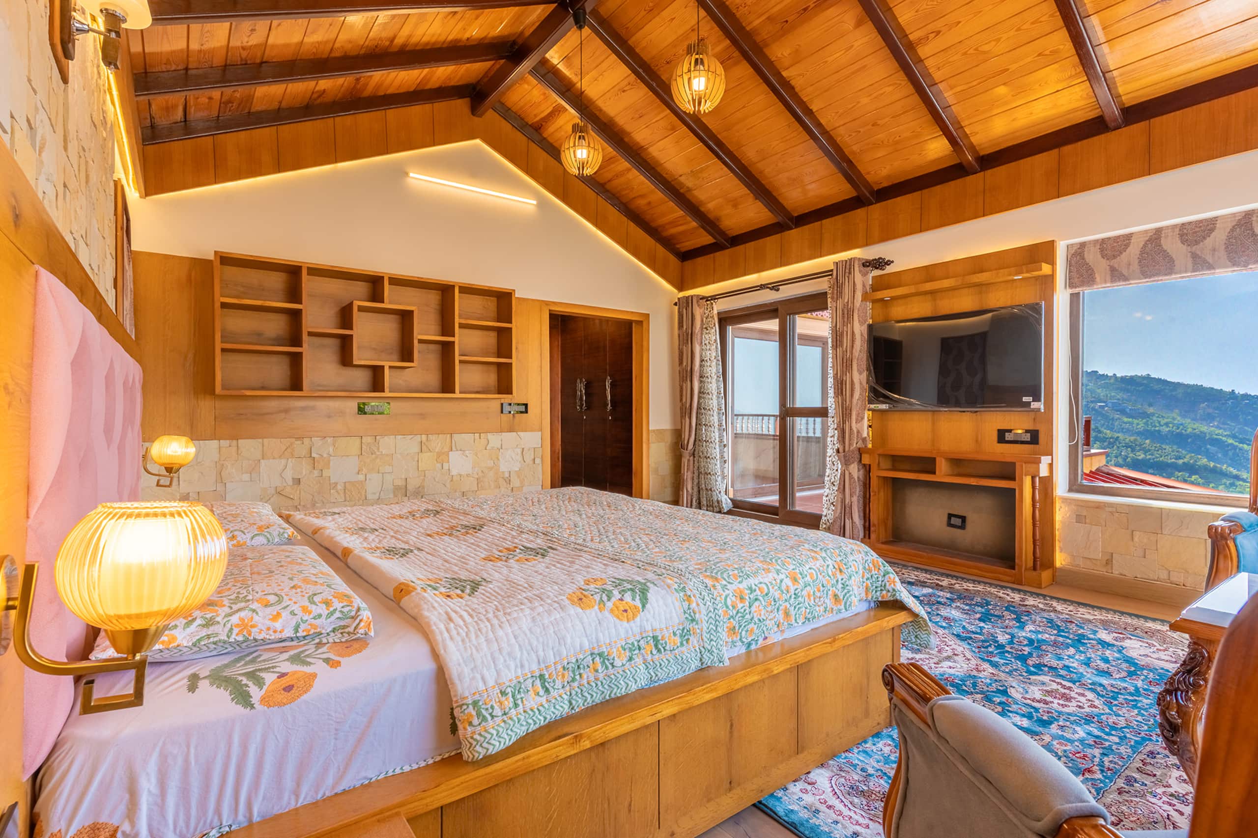 Luxury 3BHK Villa Mukteshwar Private Elite Escape - Tap to explore photos