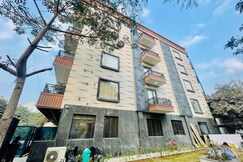 QuickIn Stayz by Rupali Homes