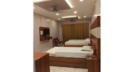 Sri Ratna Lodge Room Type - 3 Bed NON AC Room