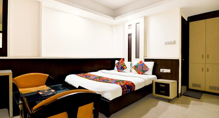 FabHotel Park Street Inn Room Type - Deluxe Room