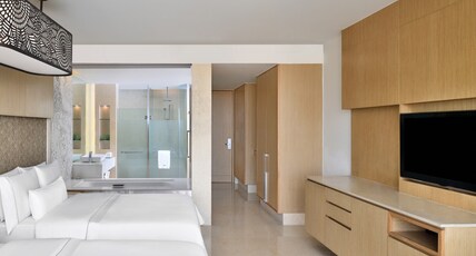 The Westin Gurgaon Room Type - Premier Twin Pool View with Bathtub
