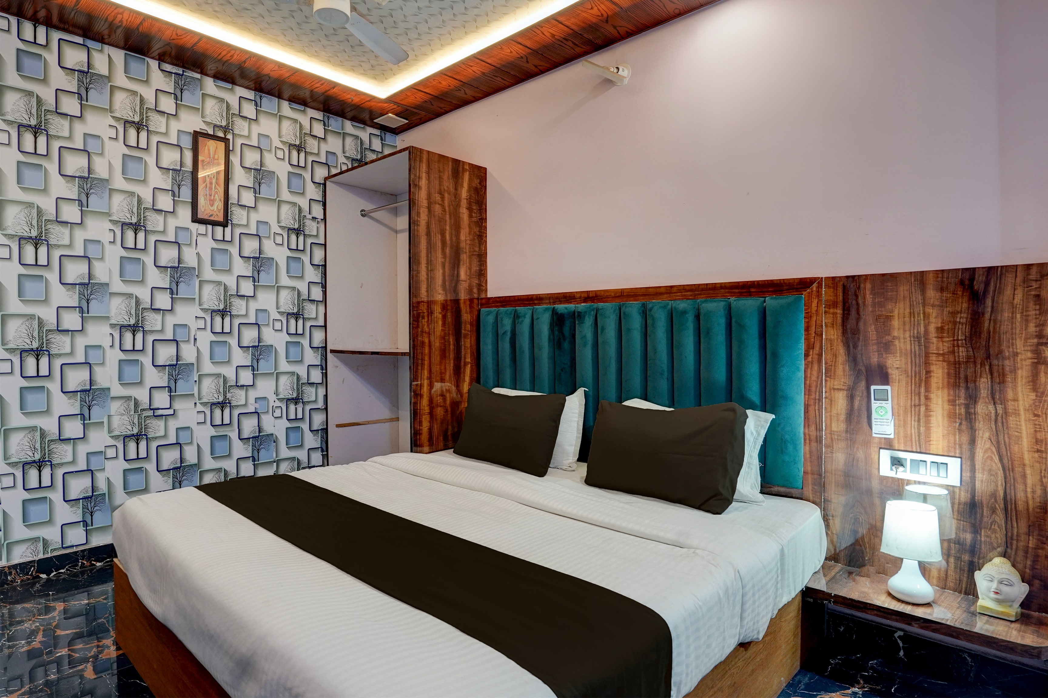 Hotel O Swastik Inn - Tap to explore photos