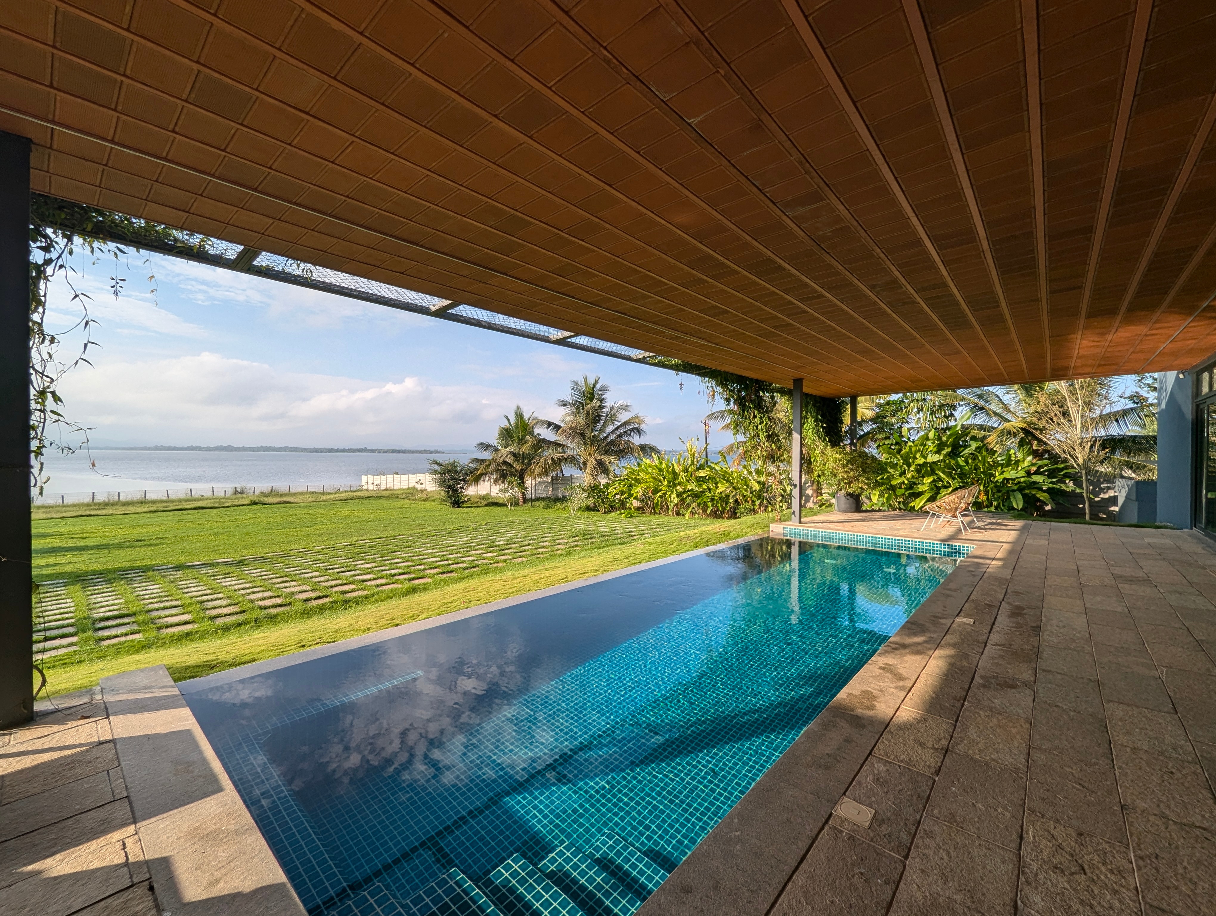 Ira Kabini - A LuxUnlock Private Villa - Tap to explore photos