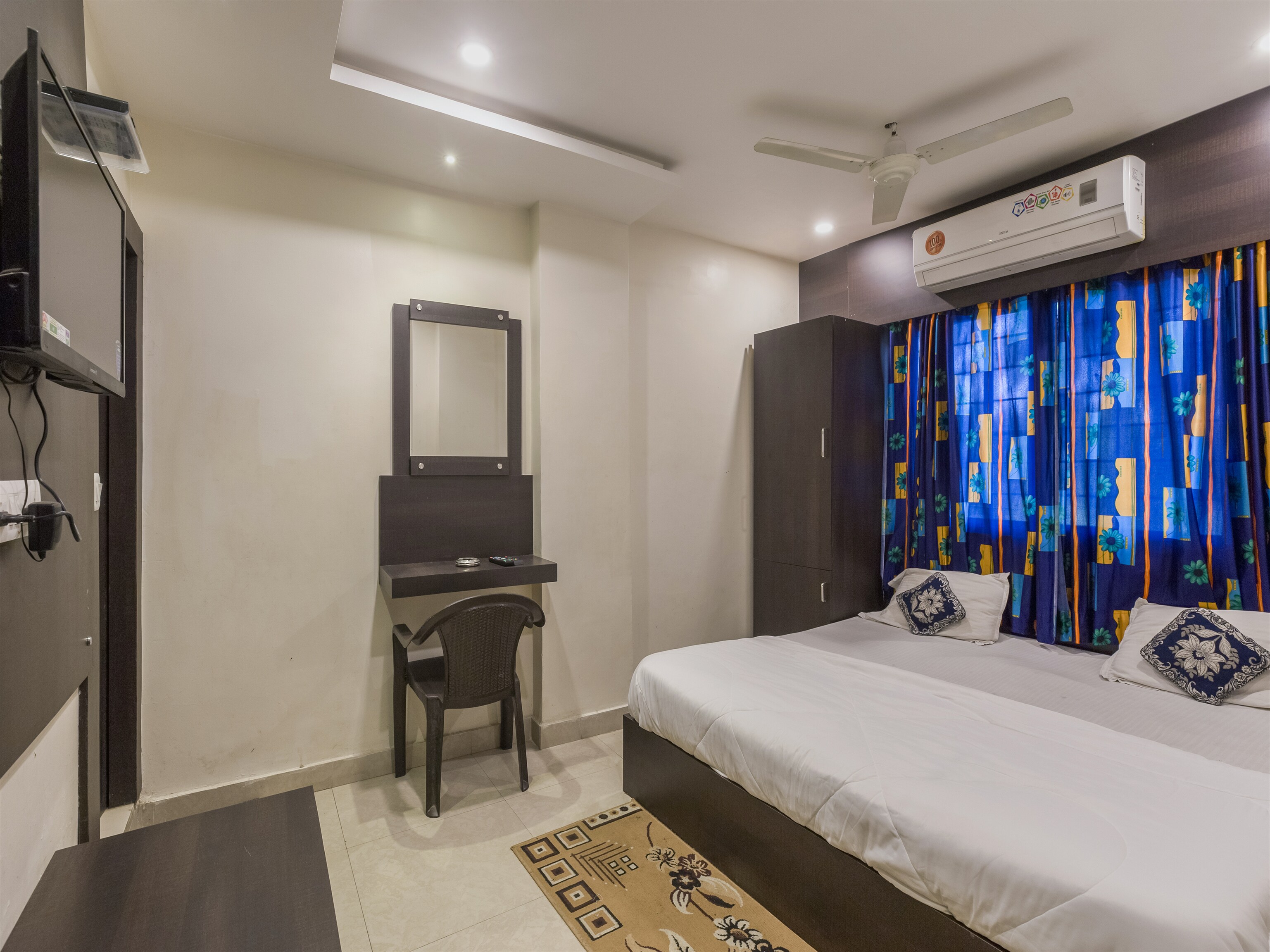 Hotel Anjani Palace - Tap to explore photos