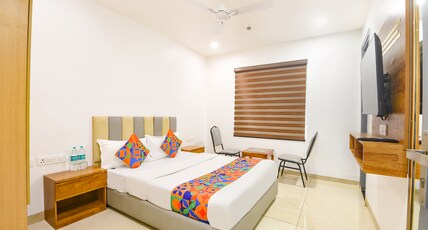 FabHotel D2 Pachim Vihar Room Type - Deluxe Room
