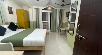 144 Tipiverse, Koramanagala Room Type - Superior Room with AC & Balcony