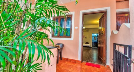 Stanley's Guest House Room Type - Super Deluxe room