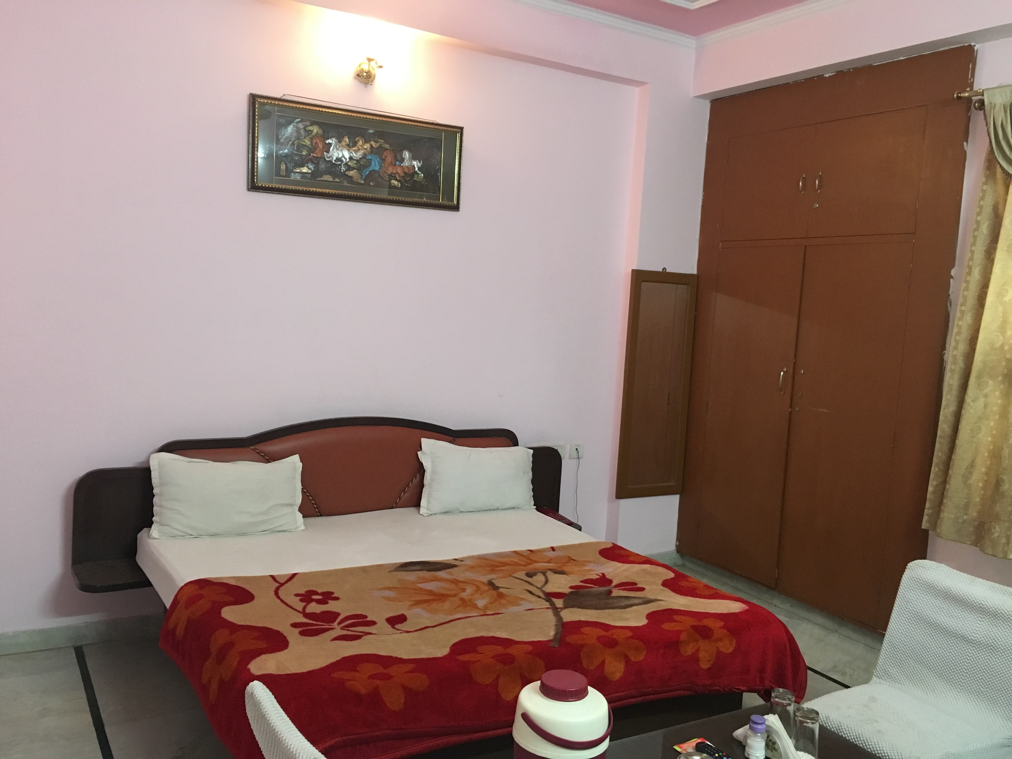 Hotel Manohar Palace - Tap to explore photos