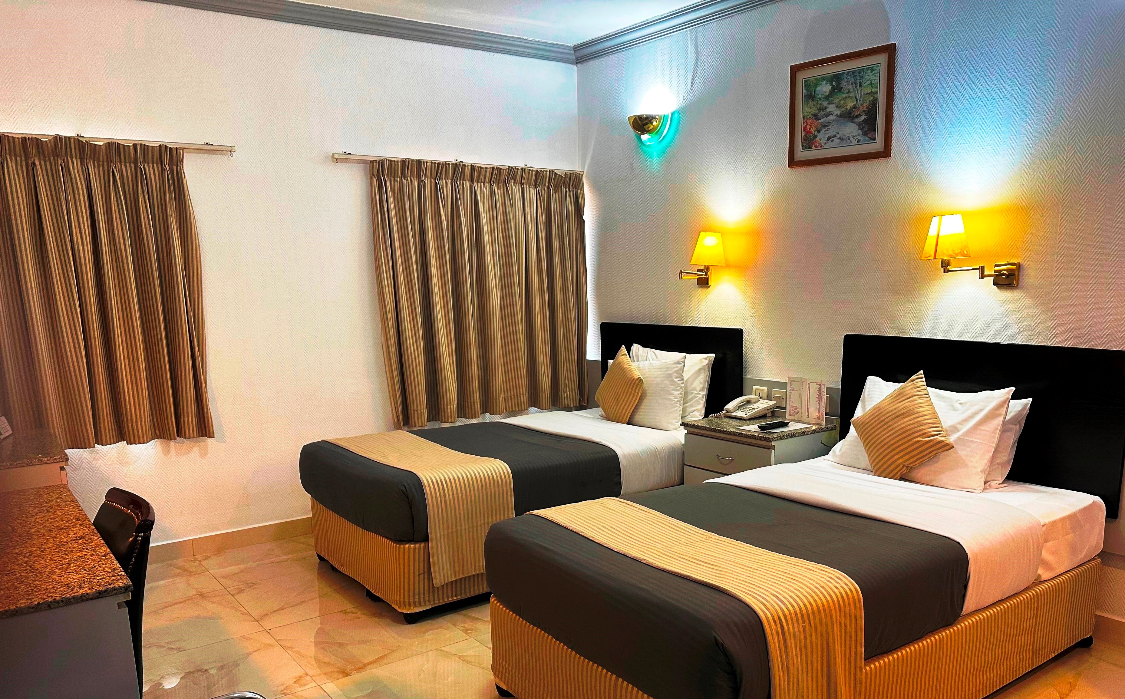 Grand Astoria Hotel, Bur Dubai - Tap to explore photos