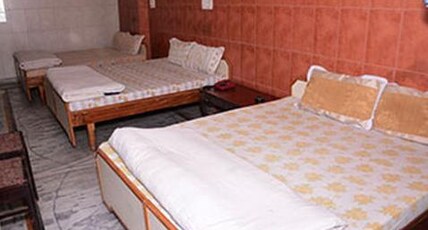 Hotel Aanchal Room Type - Standard Six Bedded Room