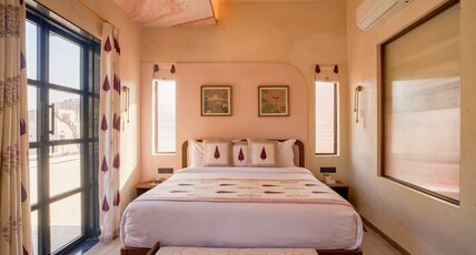 Niwasa Boutique Room Type - Luxury Pool View Room With Bathtub