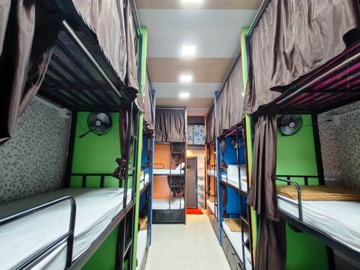 Rameshwar AC Dormitories Near Mumbai Airport - Tap to explore photos