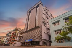 FabHotel Eros 211 - Nr. Sreebhumi