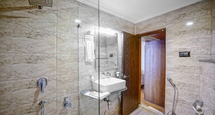 Adlife Luxury, Srinagar Room Type - Deluxe Room With Hot and Cold AC