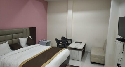 HOTEL HIRAPANNA Room Type - EXECUTIVE ROOM