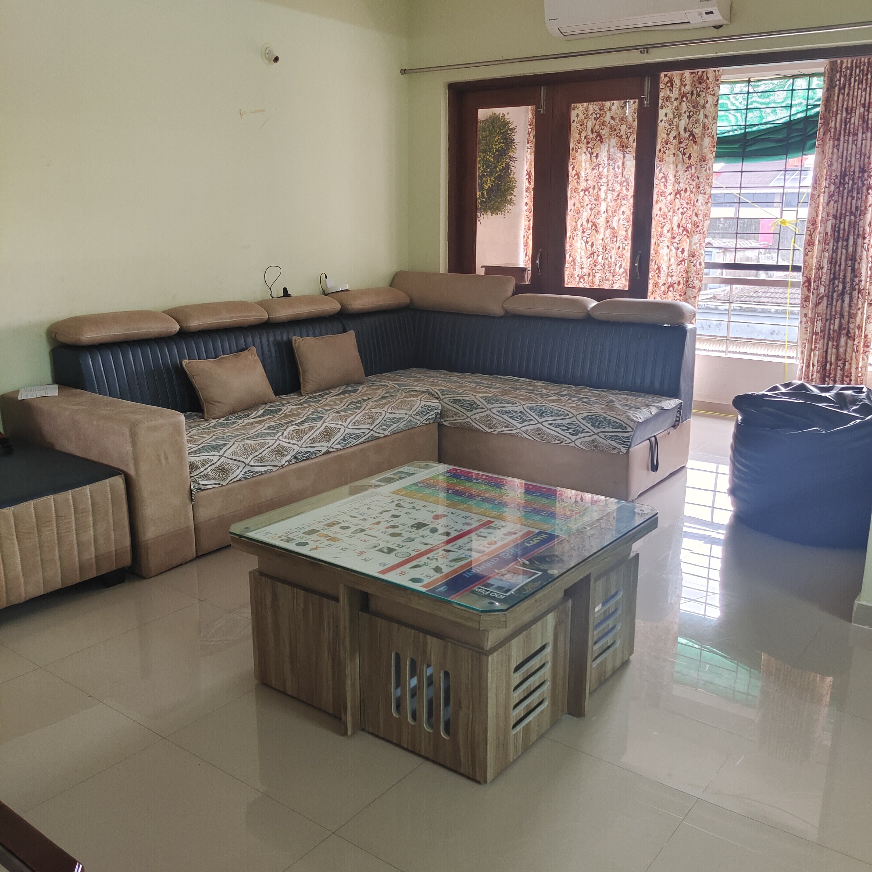 Refreshing Flat - Tap to explore photos