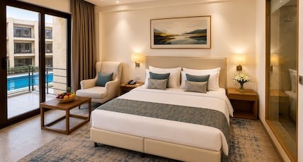 Parklane Resort Room Type - Luxury Room with Balcony - Pool View Parklane Resort Room Type - Luxury Room with Balcony - Pool View