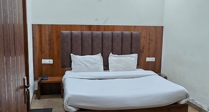 Hotel Five Seasons Room Type - Deluxe