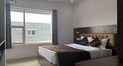 Lucent - The Homely Stay Room Type - Standard Room