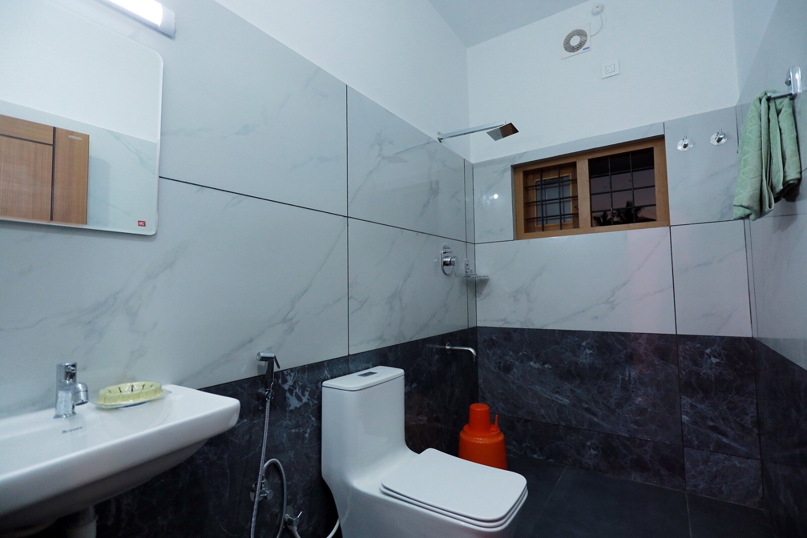 Asirvatham Homestay - Tap to explore photos