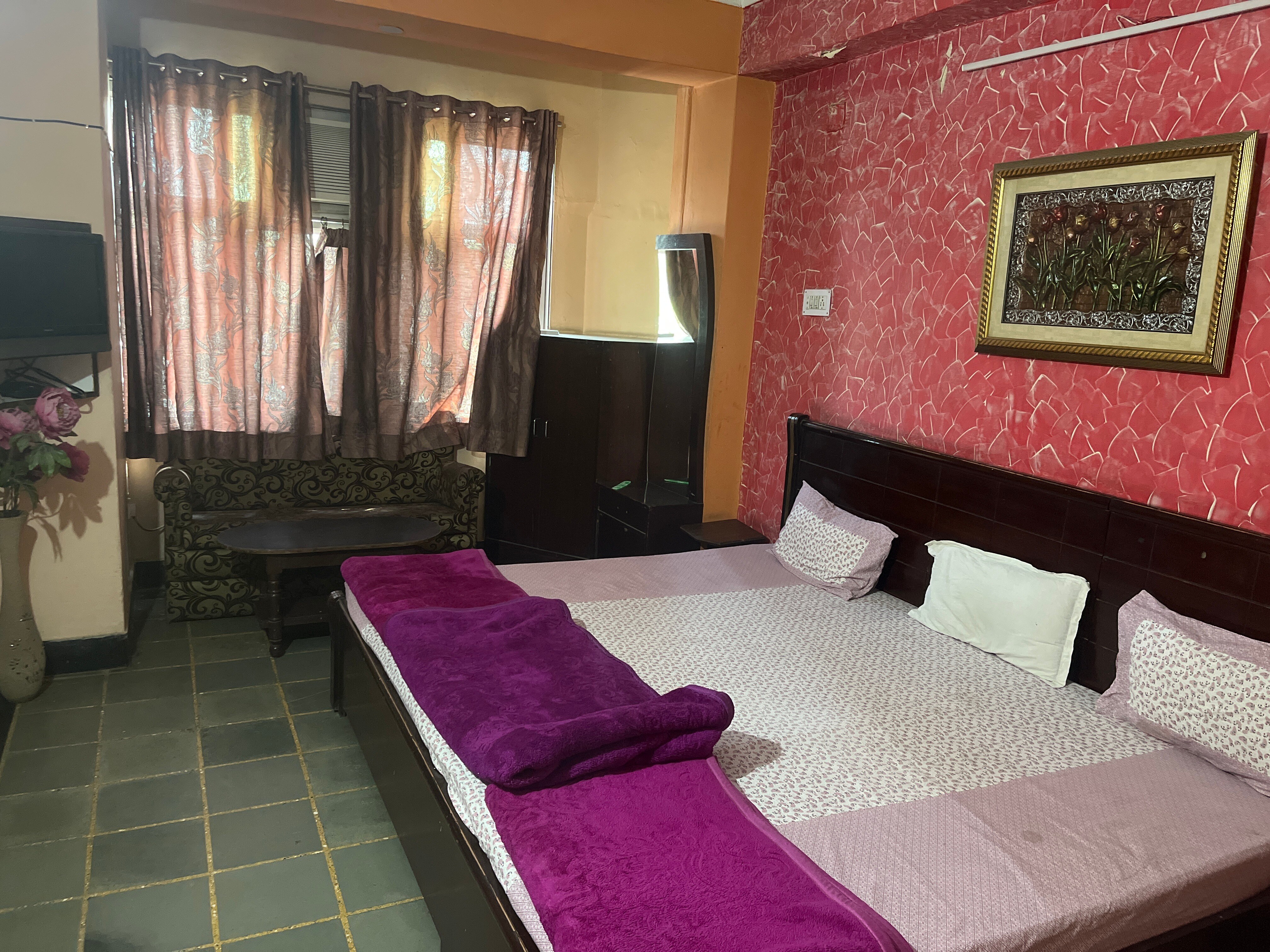 MENARIA GUEST HOUSE - Tap to explore photos