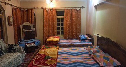 Shaheen Luxuries Room Type - TRIPLE SHARING ( Electric Blanket Heating)