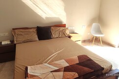 Luxury Room 3 with Ensuite in Sec 34D Chandigarh